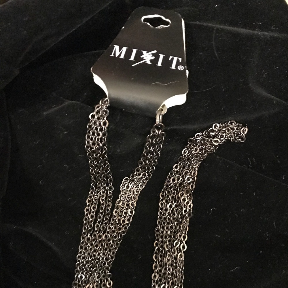 Chain link necklace.